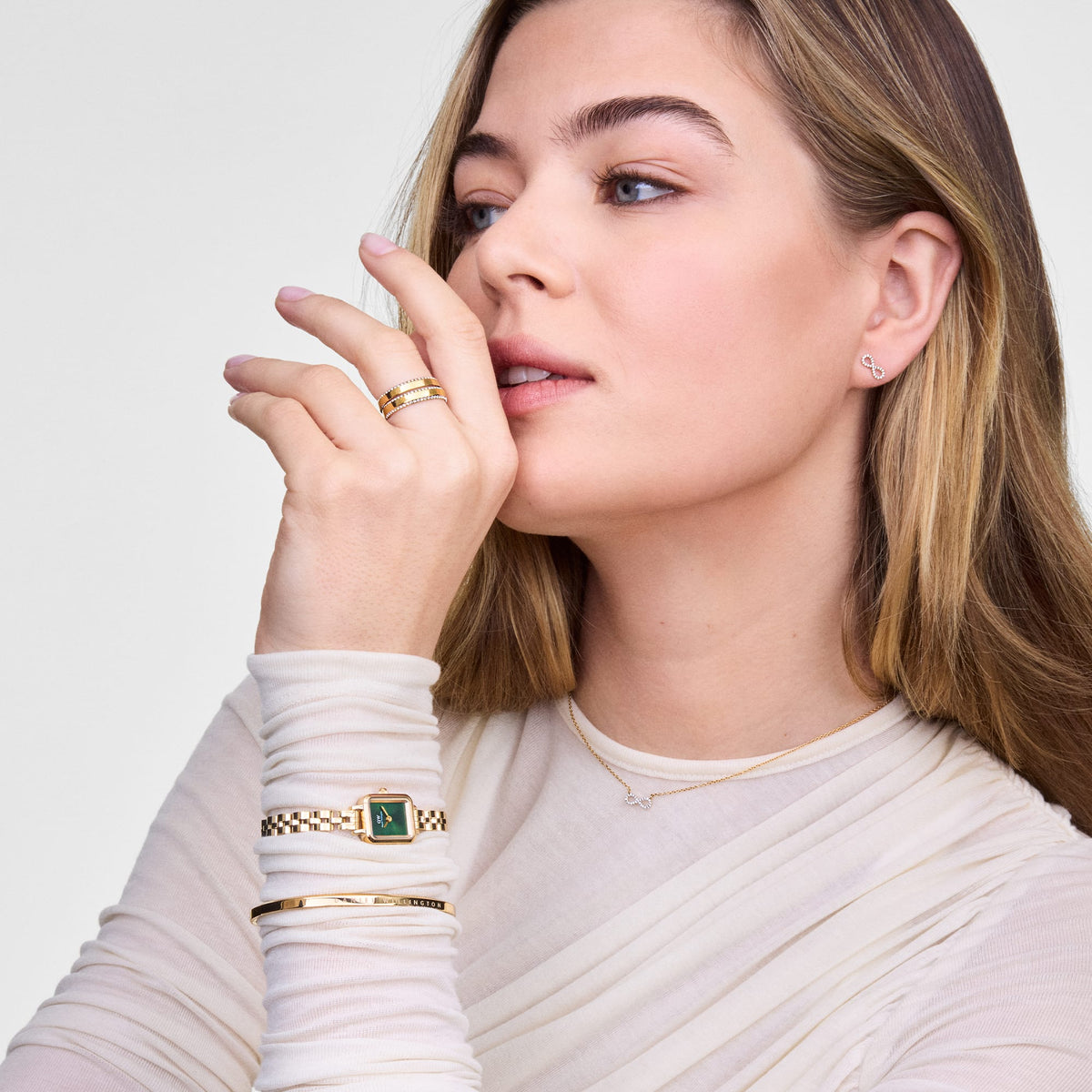 Mirelle Infinity Necklace Gold